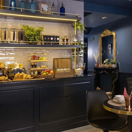 Welcome 2* Παρίσι